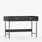 Elegant skrivebord med to skuffer og en kant.