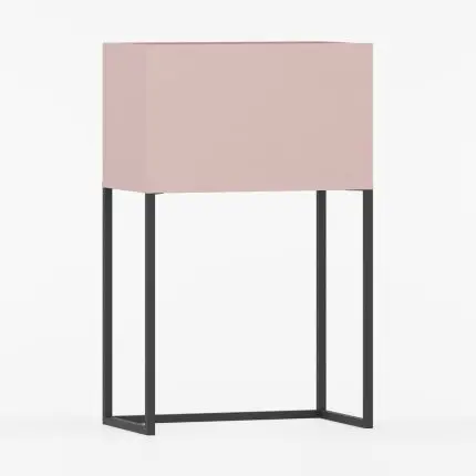 Plantekasse på høye ben.