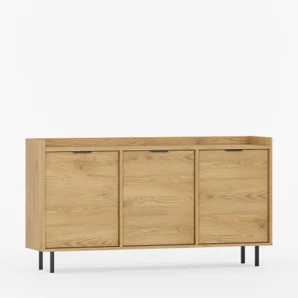 Elegant skjenk med tre dører og slanke ben.