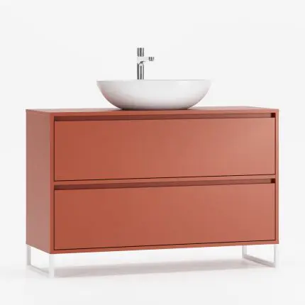 Baderomsskap med skuffer.