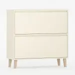 Elegant skoskap med to romslige dører.