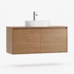 Vegghengt baderomsskap med to dører.