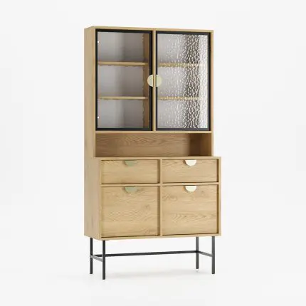 Vitrineskap i eik-look med riflede glassdører og svarte metallben.