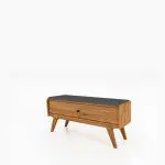 RRETRO skobenk i massivt tre med polstret sete og praktisk oppbevaringsskap.