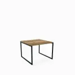 Kvadratisk sofabord med svart metallstativ og bordplate i trelook – modell CAMDEN SQUARE.