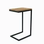 Sofabord GRAFTON med C-formet stativ i svart metall og bordplate i mørkt trelook – praktisk og minimalistisk design