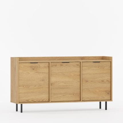 Elegant skjenk med tre dører og slanke ben.