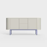 Stilren skjenk med avrundede kanter.