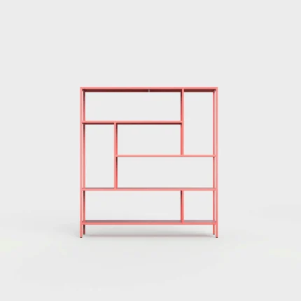 Asymmetriske hyller skaper et kunstnerisk og dynamisk uttrykk