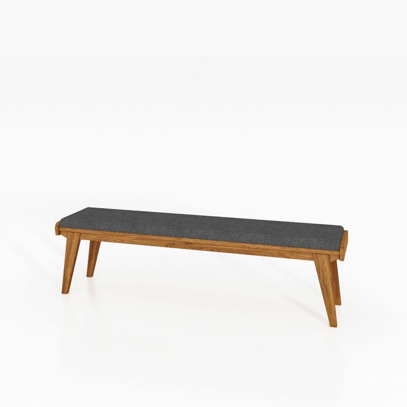 RETRO sengebenk med mørkt polstret sete og skrå treben i naturlig finish. Perfekt for soverommet.