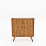 RETRO skap i oljet tre, 100 cm bredt, med to dører og skråstilte ben – i harmonisk og naturlig formspråk.