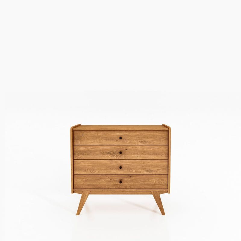 RETRO kommode i massivt tre med fire brede skuffer og skrå ben – naturlig og tidløs.